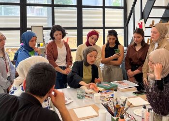 “Her halı bir kitap gibi..”